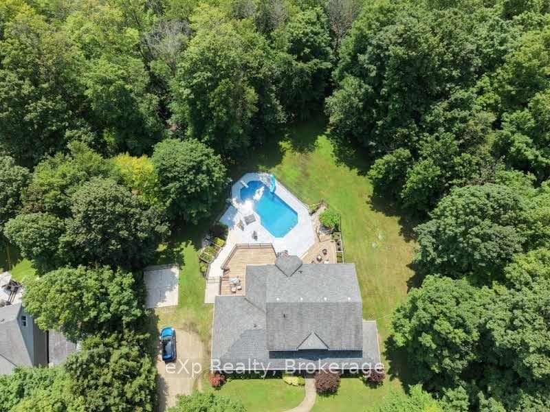 20 Highland Crescent photo 46