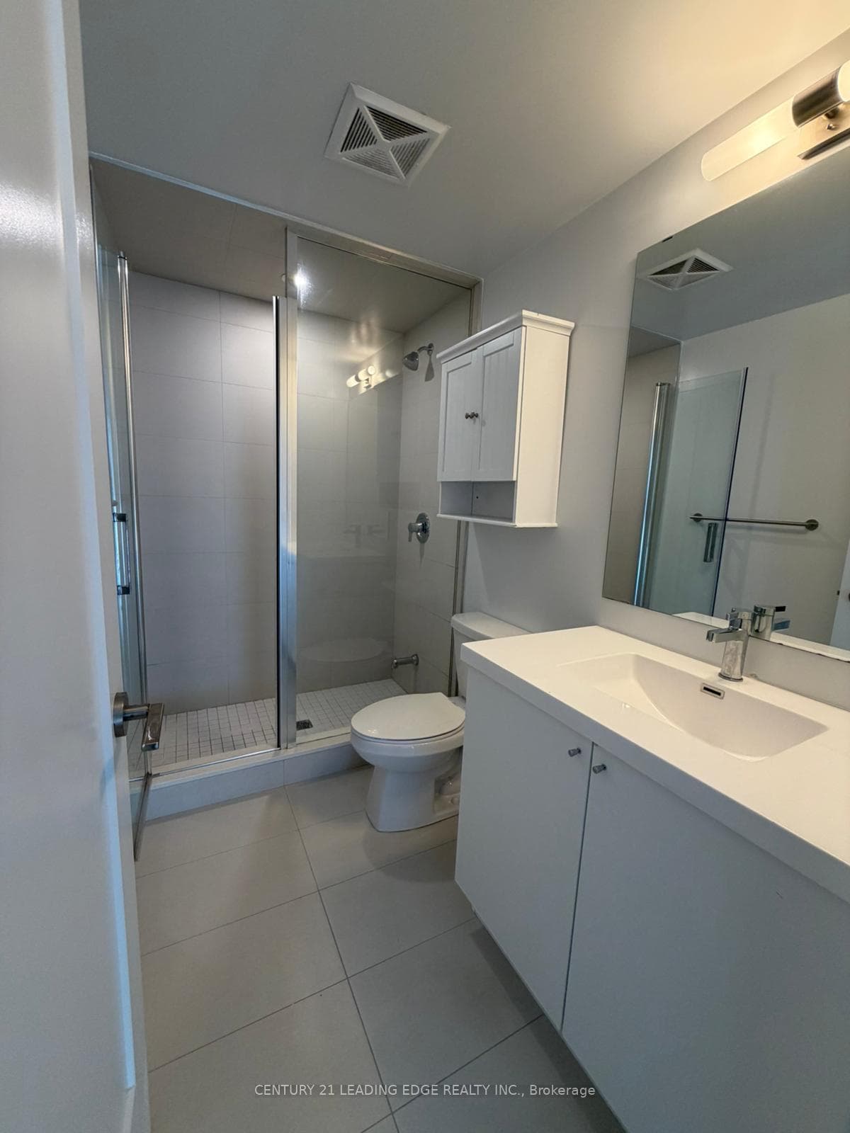 2550 Simcoe Street Unit 914 photo 8