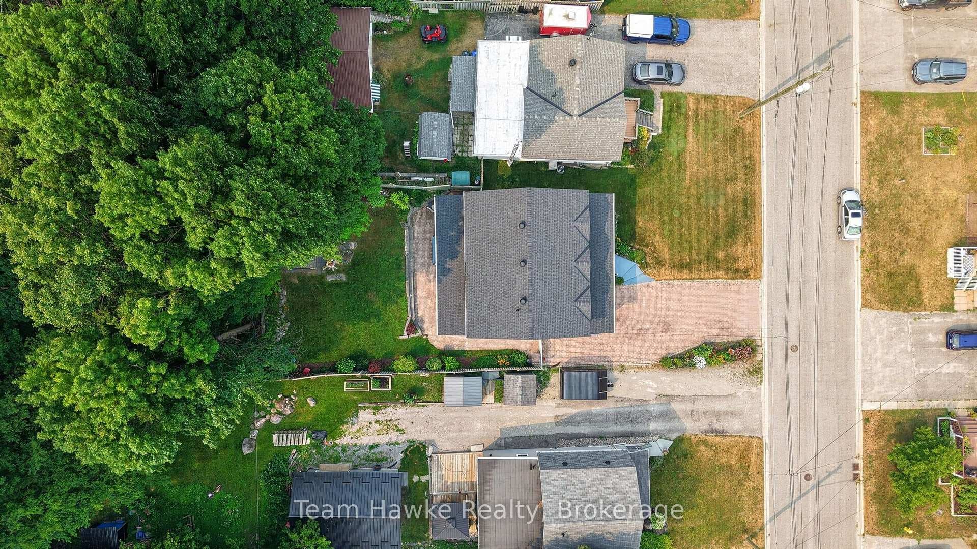 255 Hanly Street photo 46