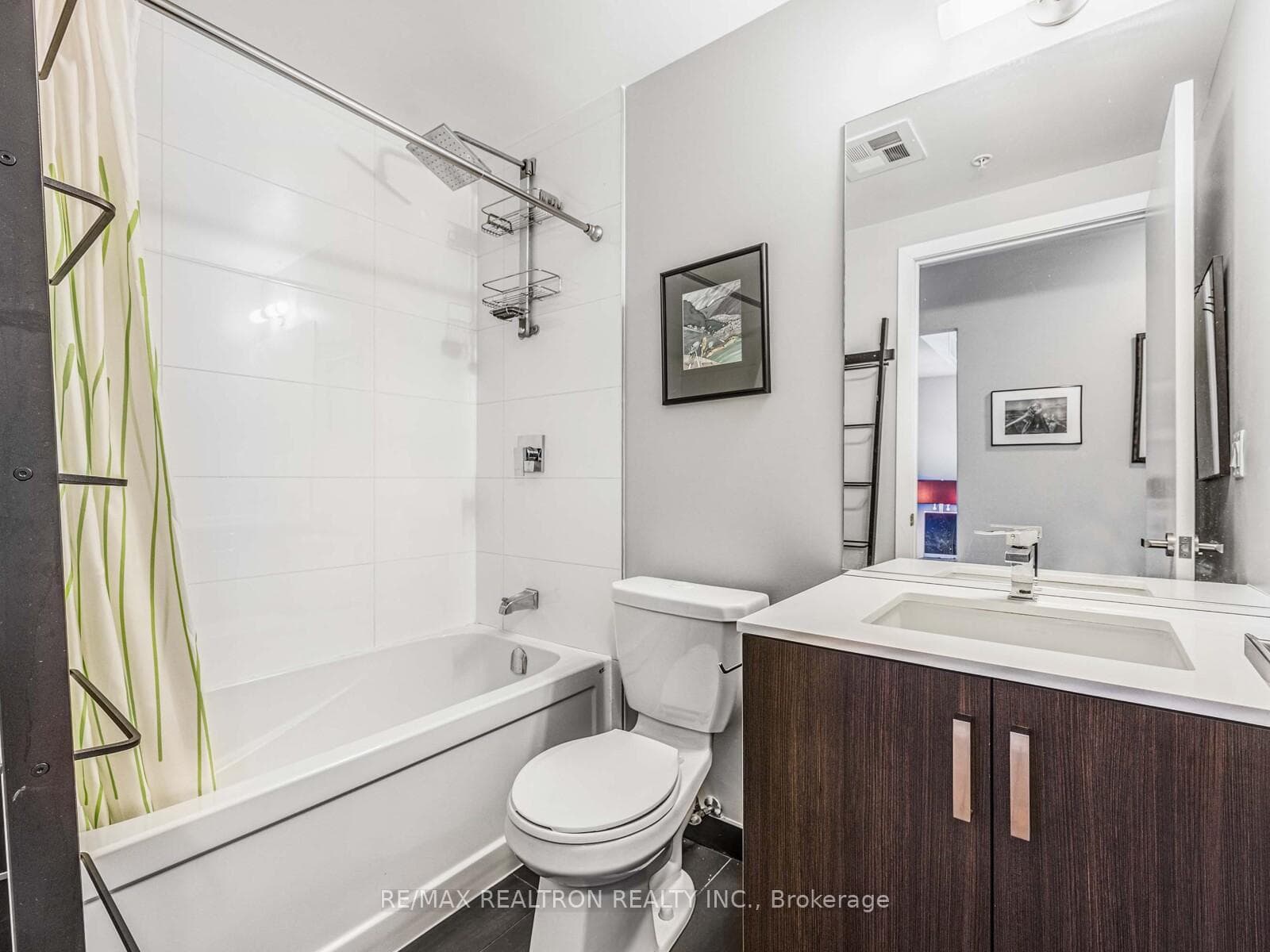 36 Howard Park Avenue Unit 202 photo 15