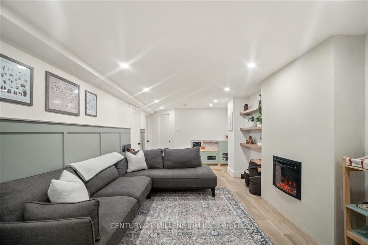 110 Zina Street photo 19