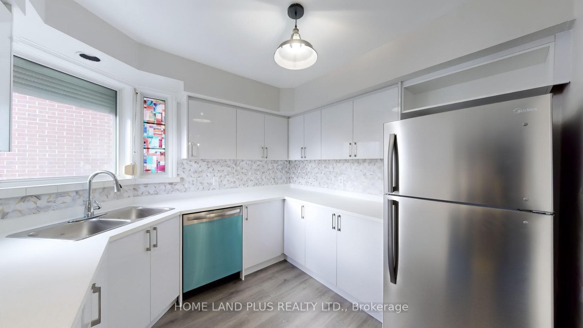257 Joicey Boulevard photo 15