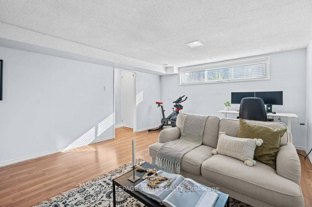 241 Limeridge Road Unit 4 photo 29
