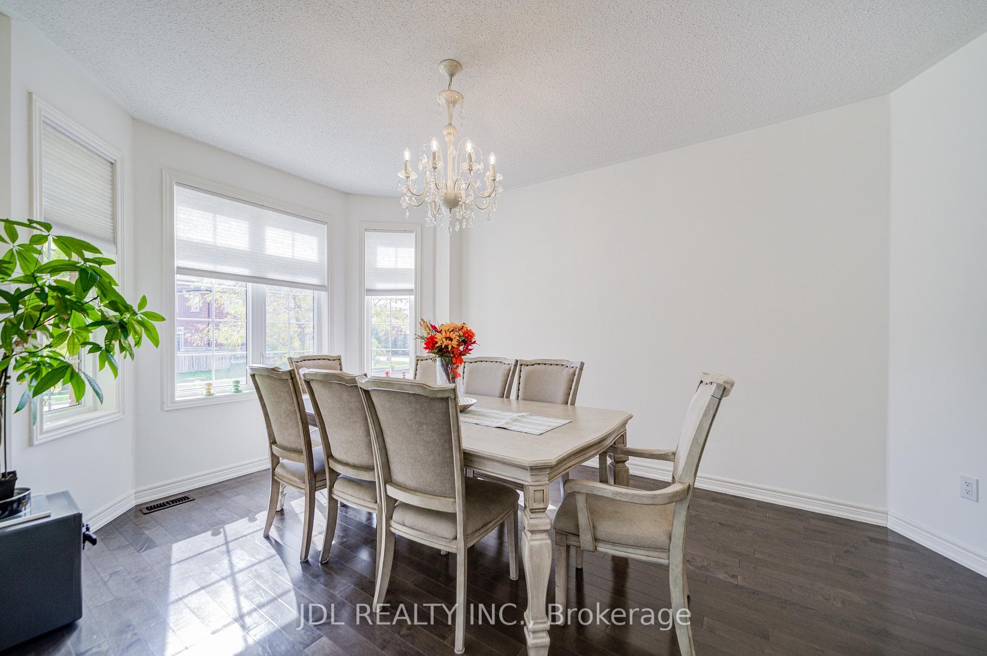1139 Cenotaph Boulevard photo 9