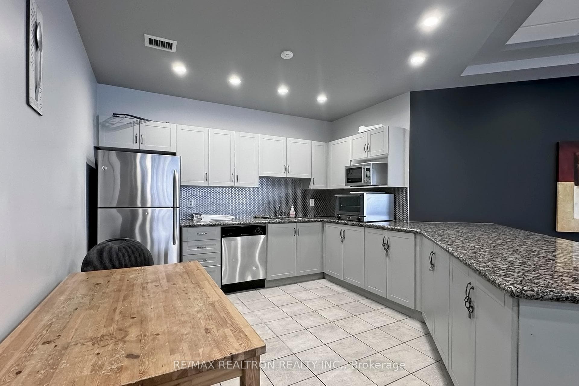 60 Disera Drive Unit 201 photo 35