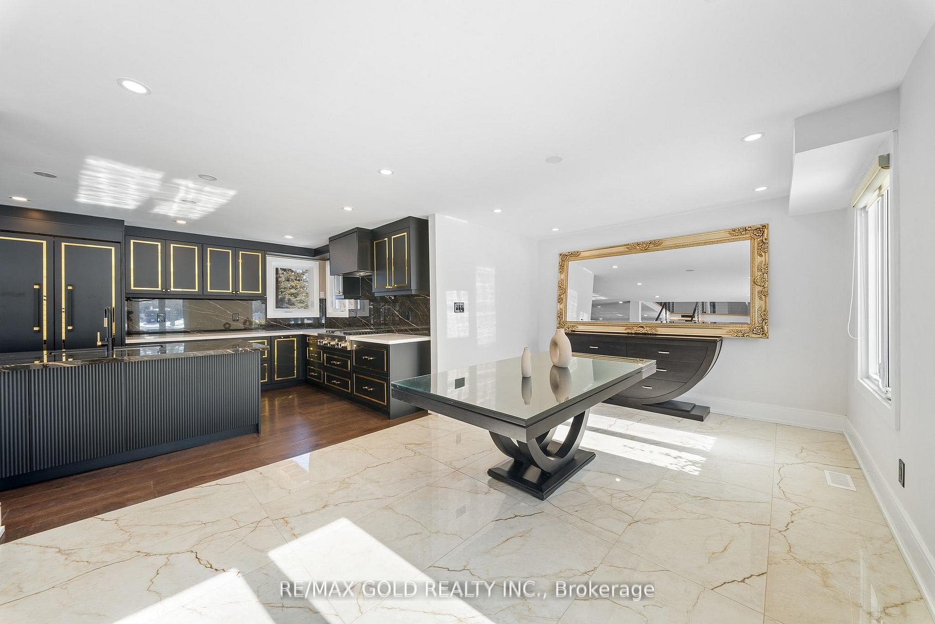 72 Goodfellow Crescent photo 14