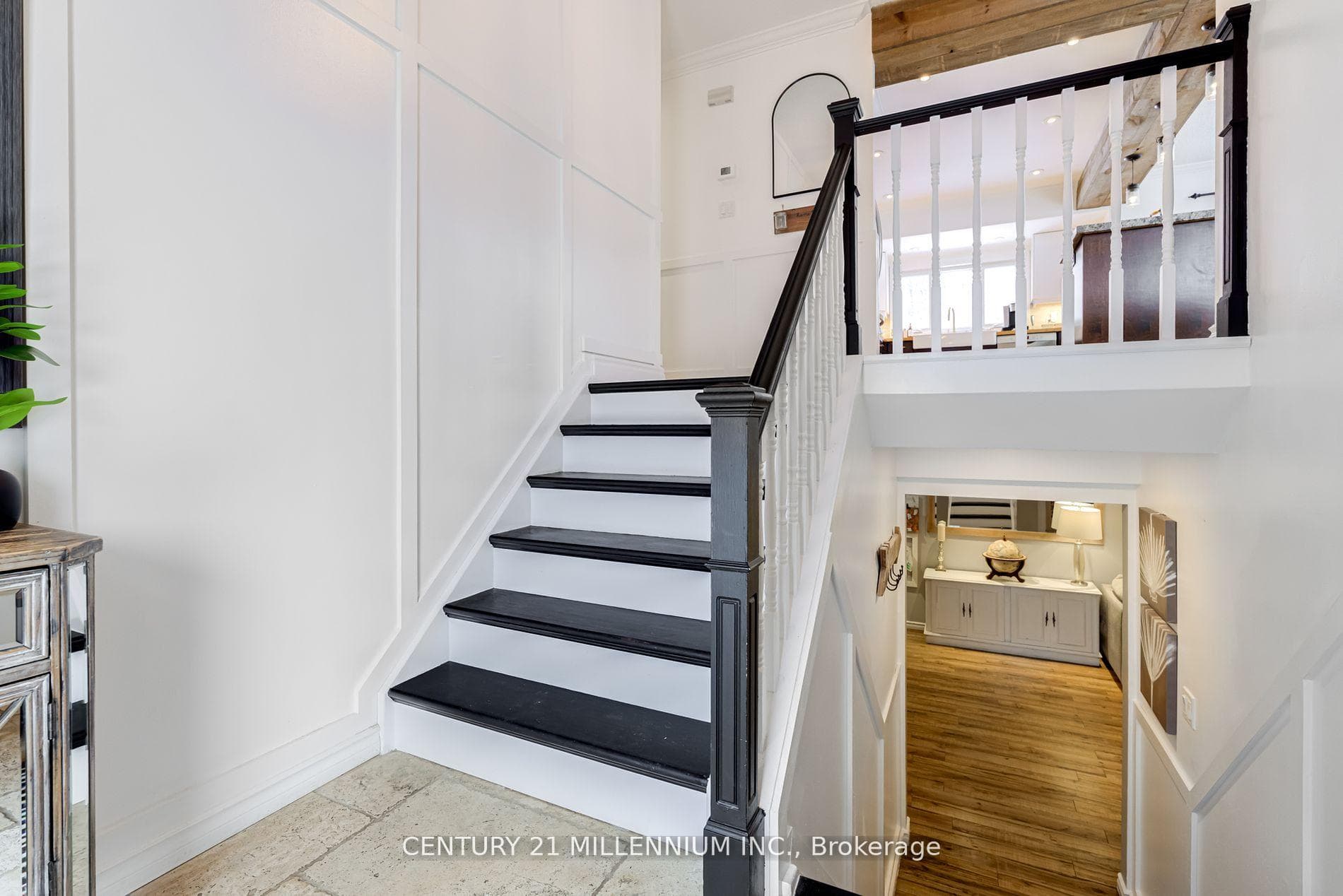 82 Holmes Drive photo 3