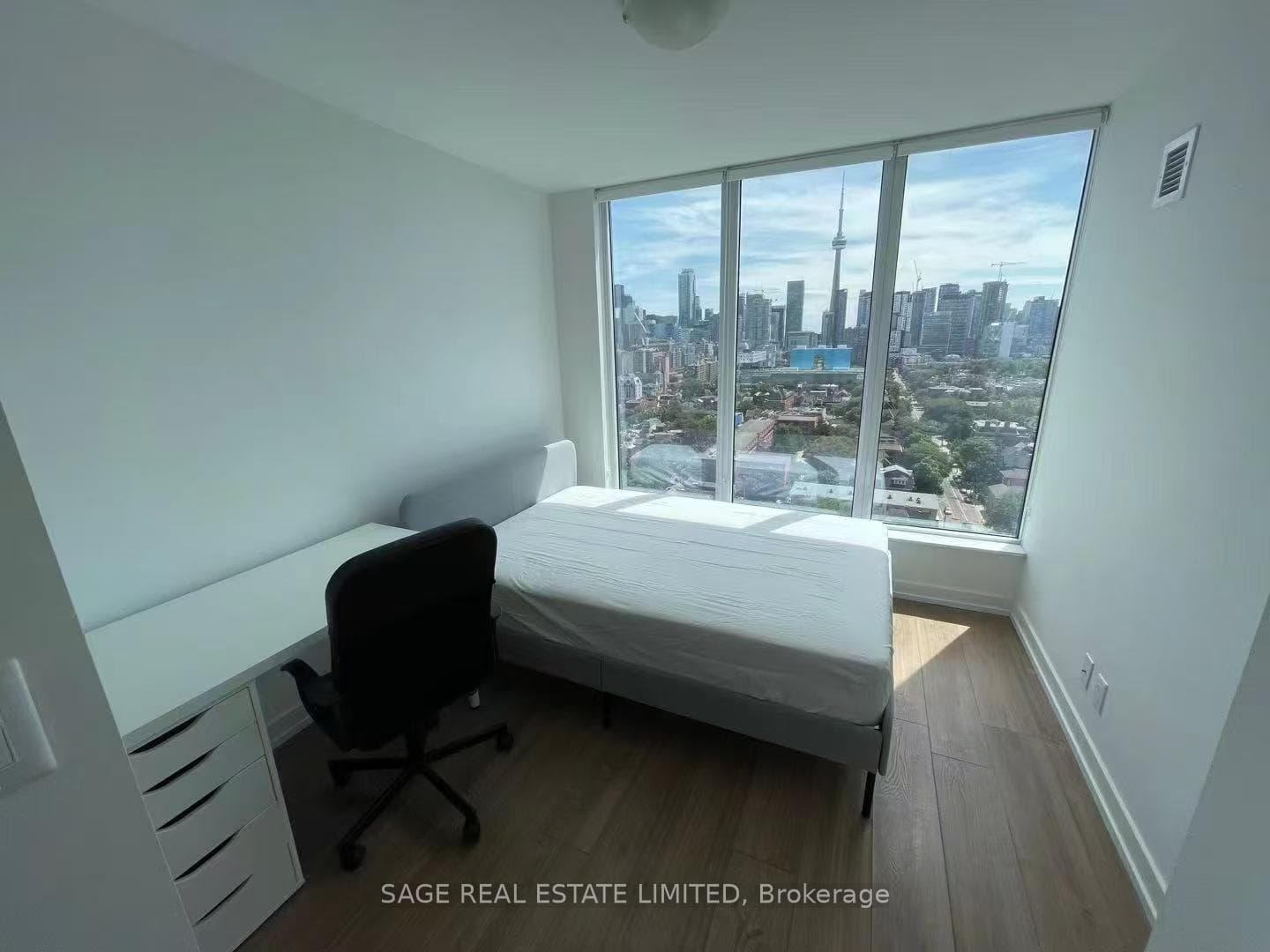 203 College Street Unit 1709 photo 8