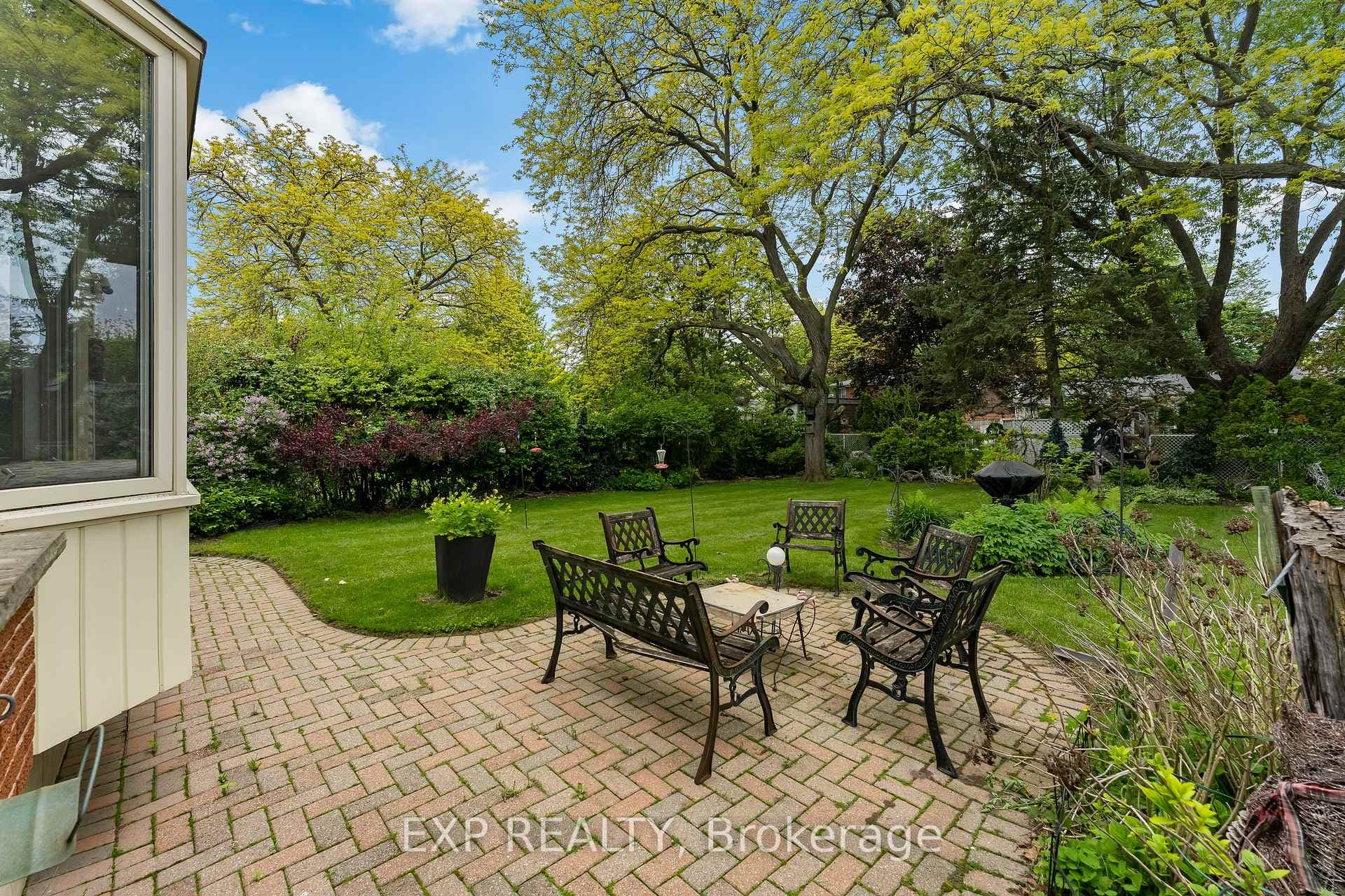 27 Mississauga Road photo 34