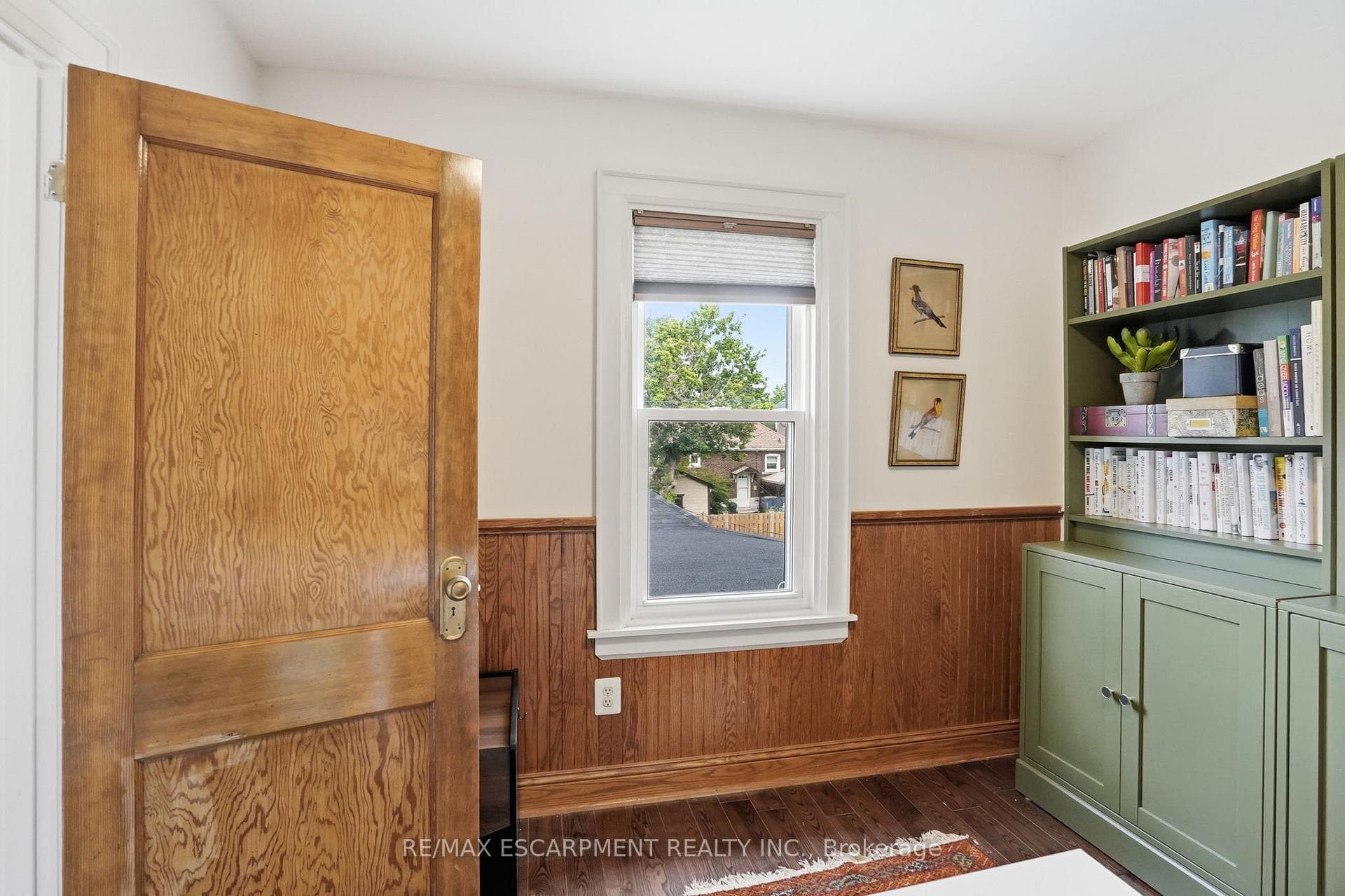 17 Tuxedo Avenue photo 29