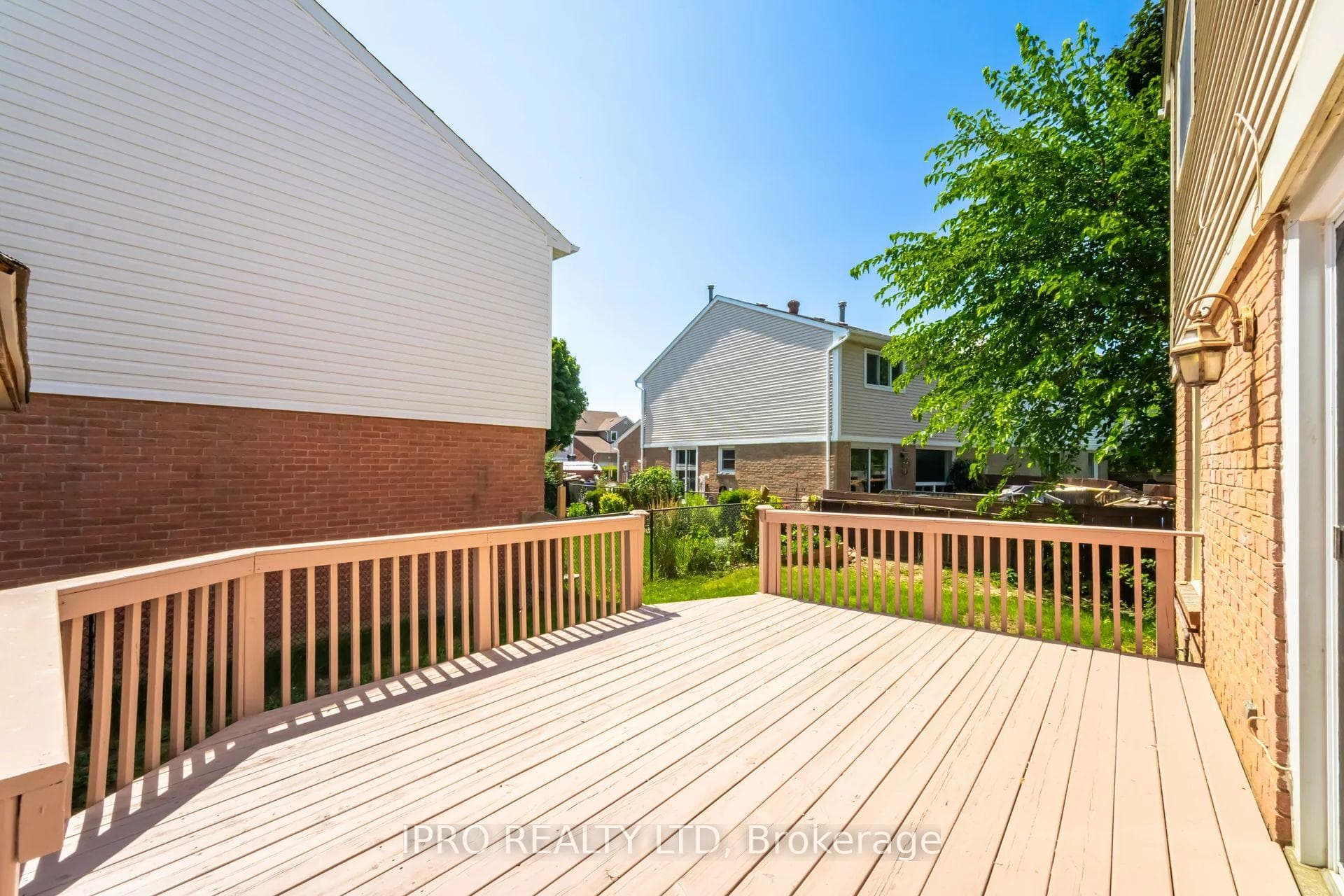 13 Jameson Crescent photo 32