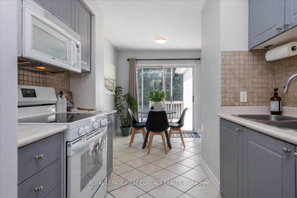 36 CHURCHLAND Drive photo 16