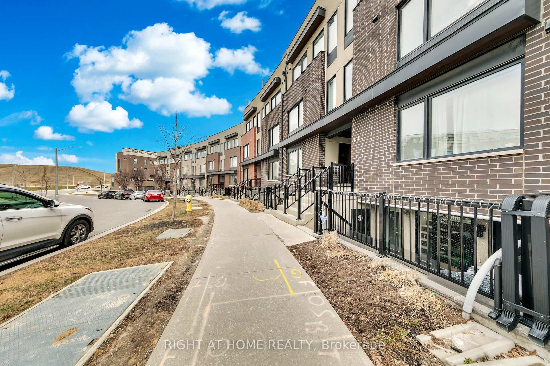 181 William Duncan Road Unit 5 photo 1