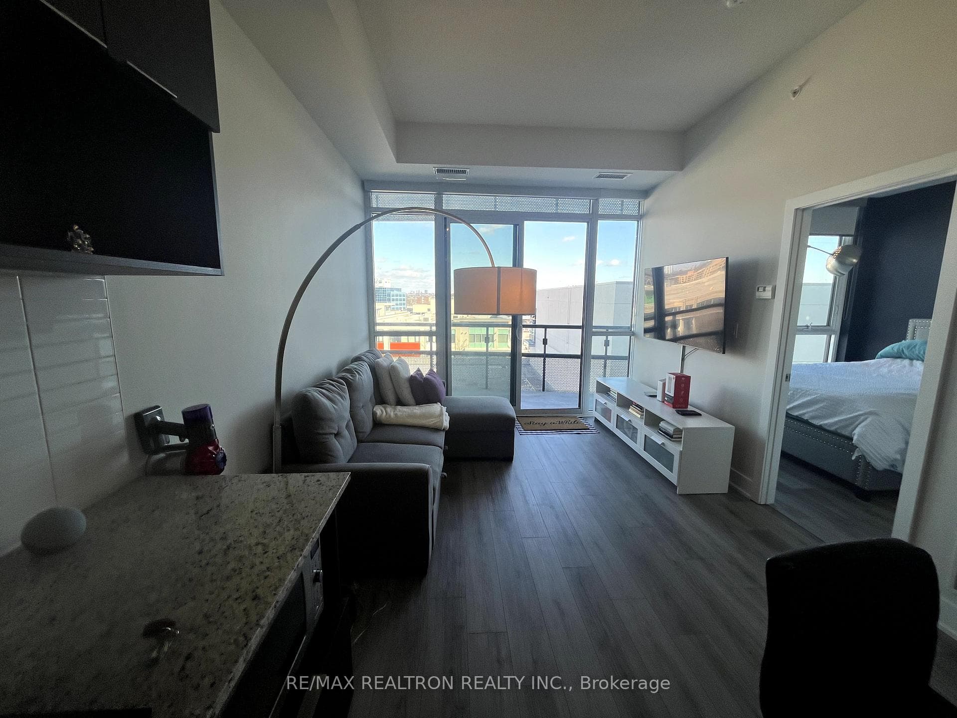 entire apt