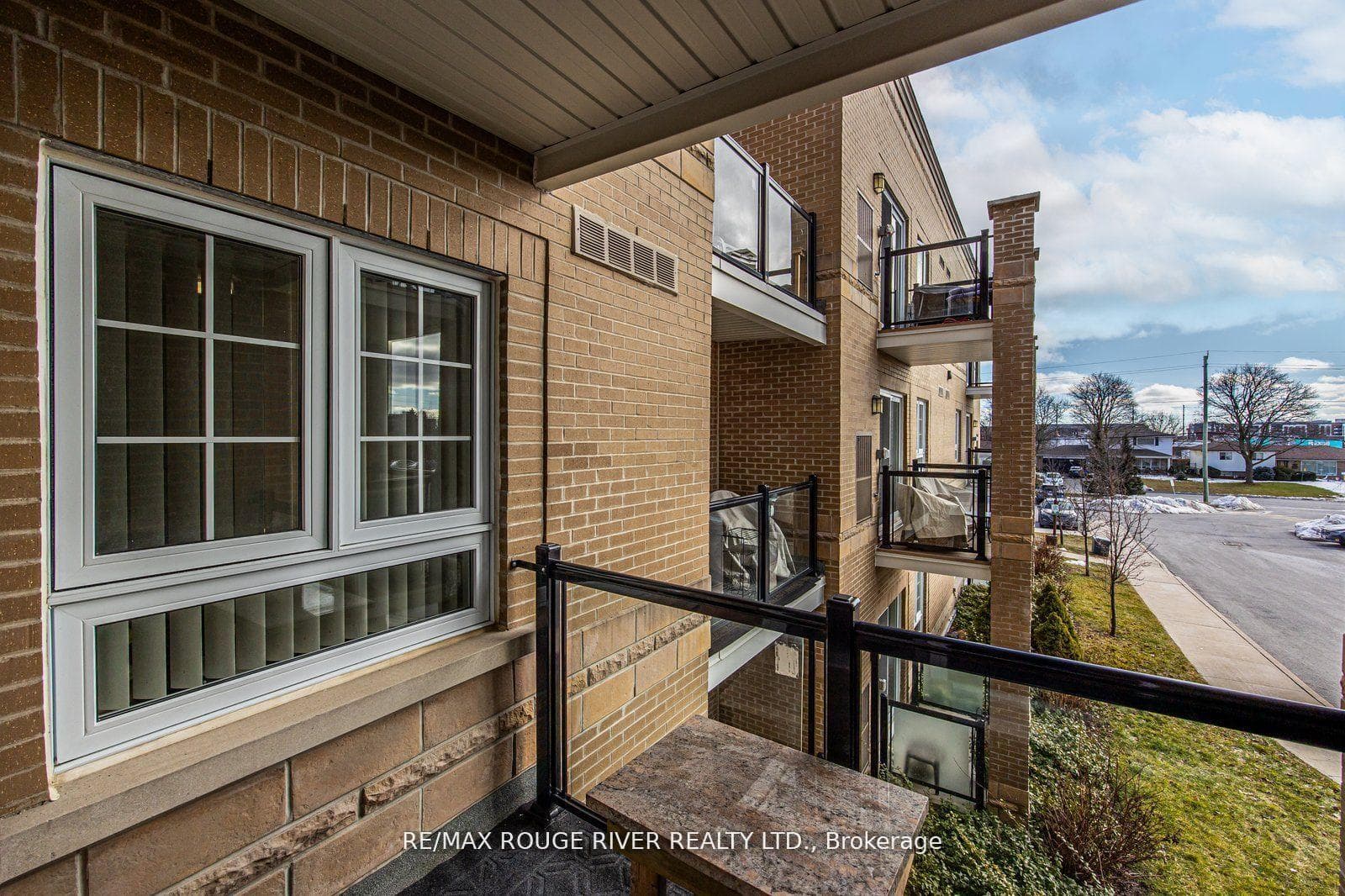 481 Rupert Avenue Unit 211 photo 20