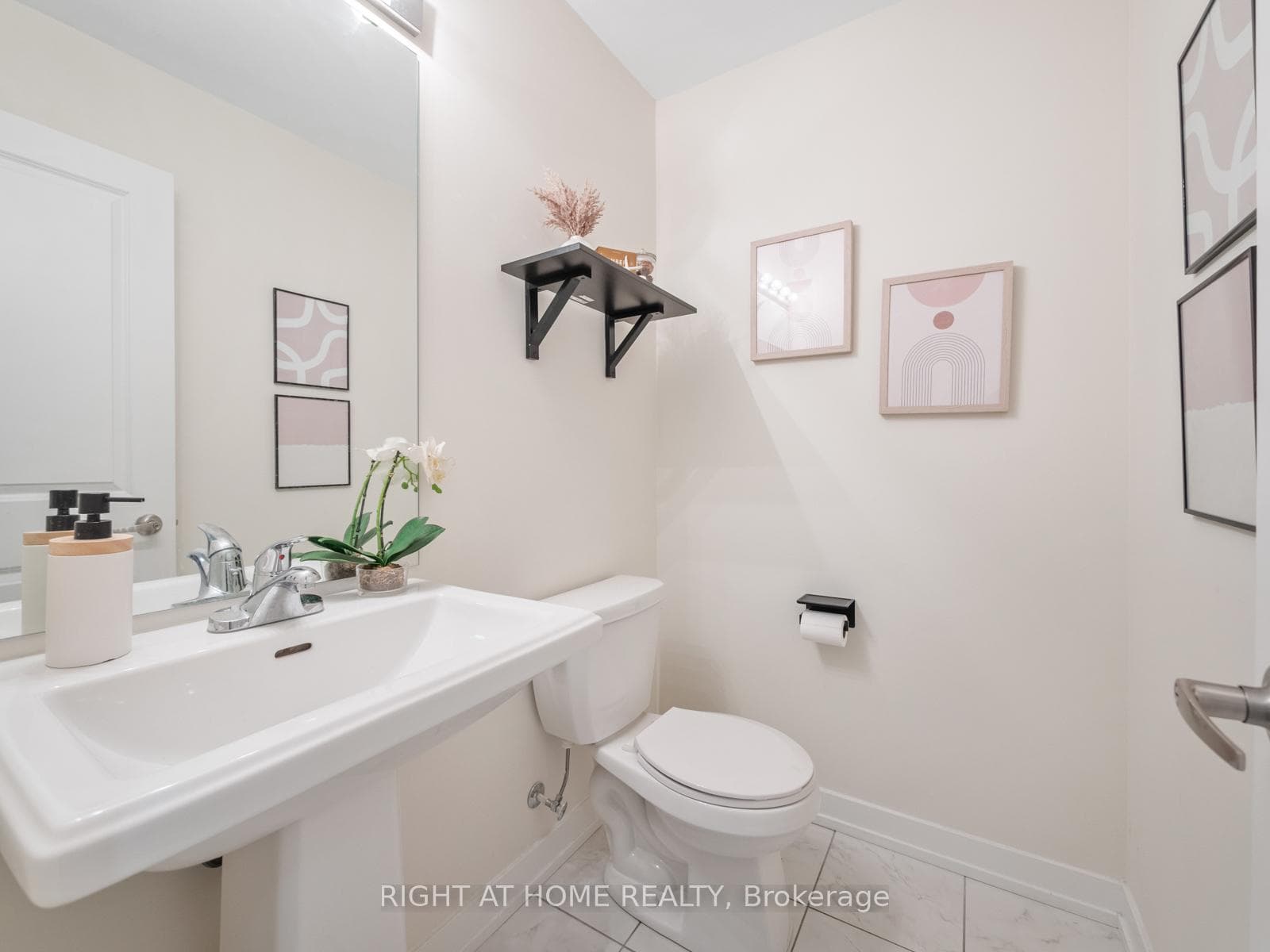 2550 Castlegate Crossing Unit 403 photo 24