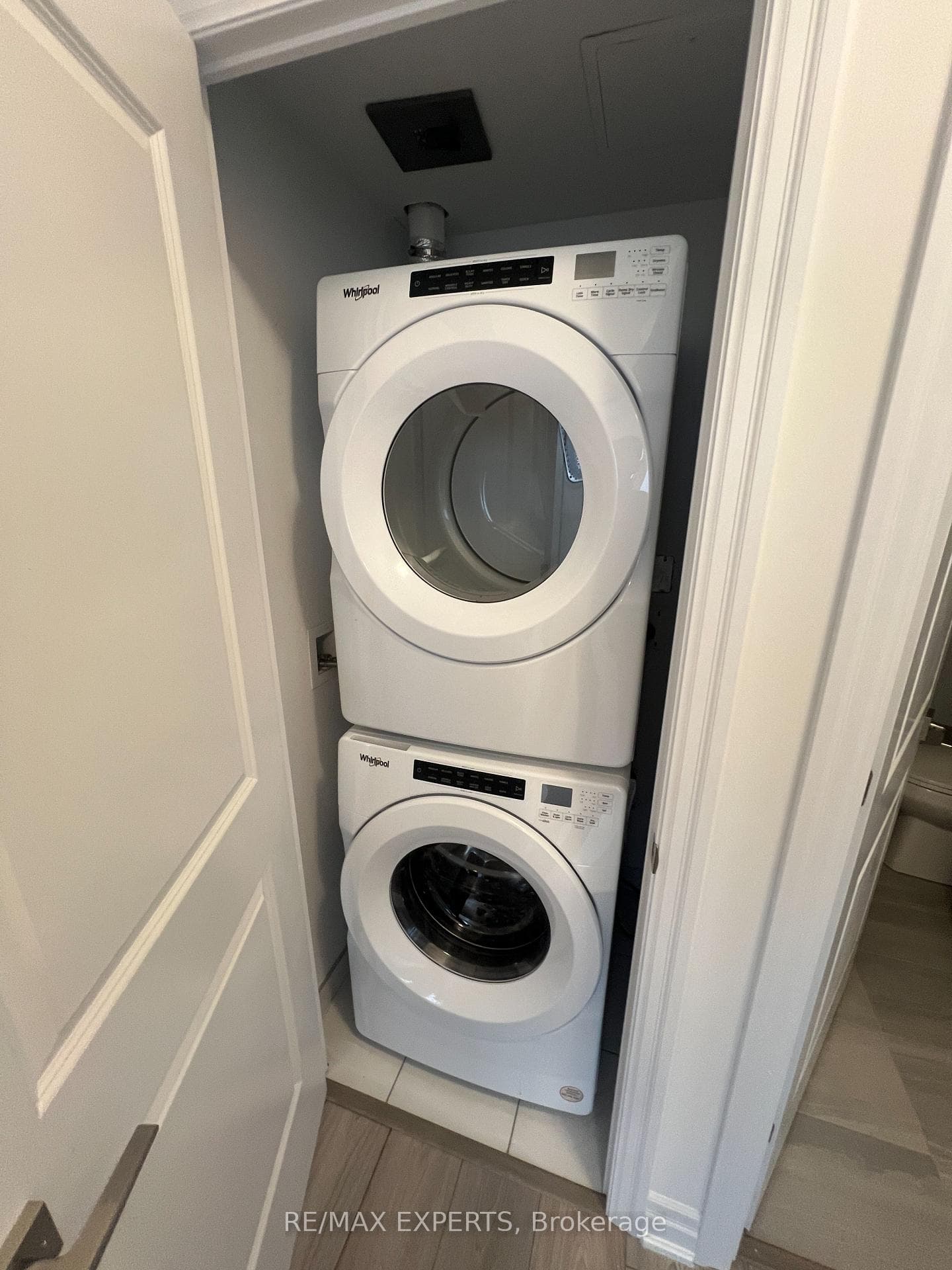 30 Elm Drive Unit 1702 photo 9