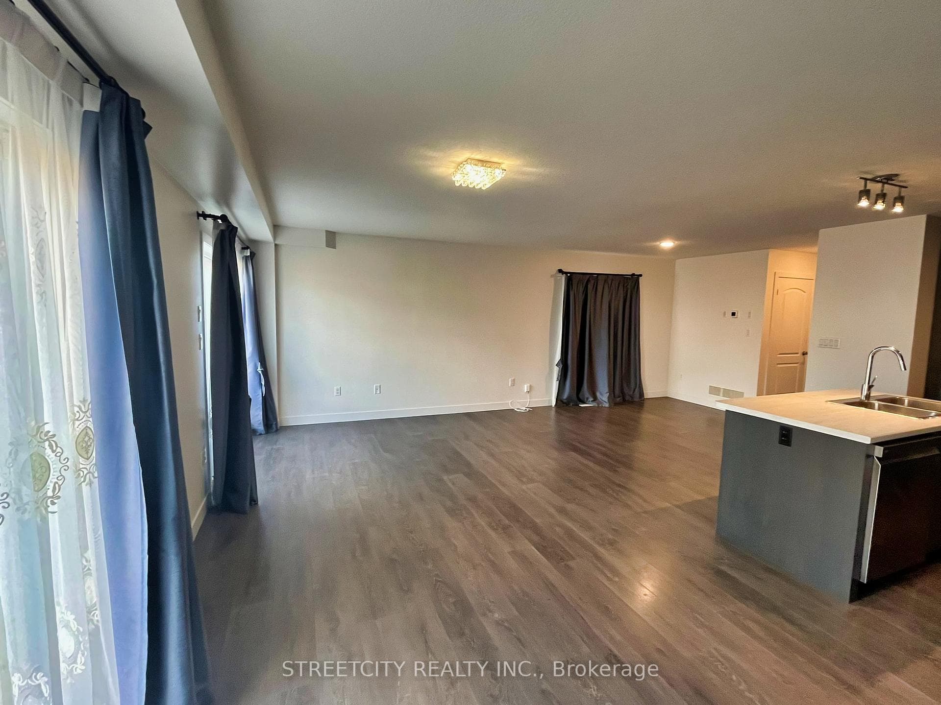 758 Freeport Street photo 6