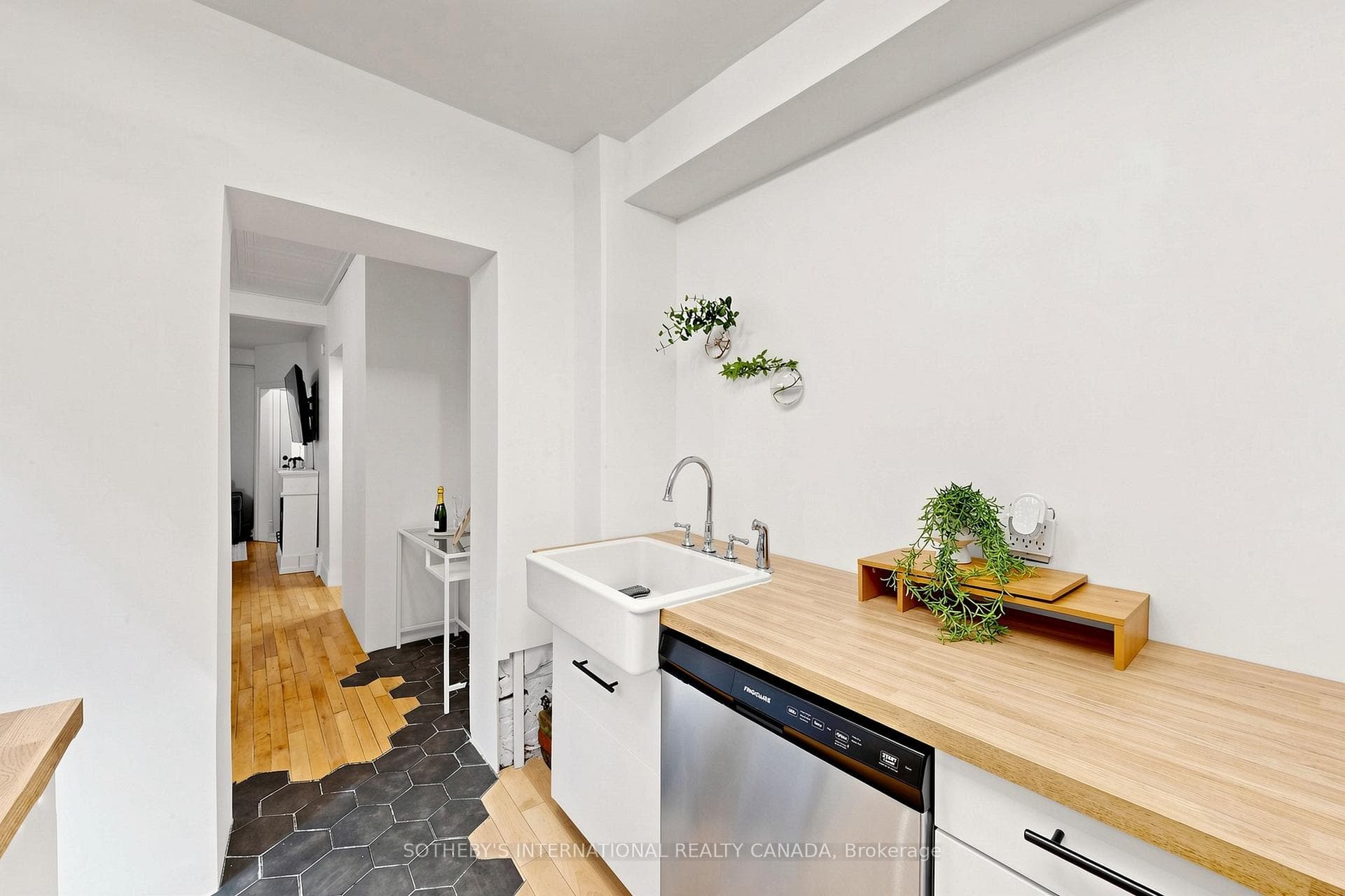 24 Patrick Street photo 13