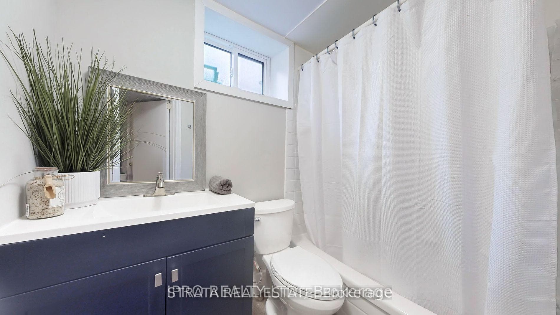 Full 4 Piece Washroom