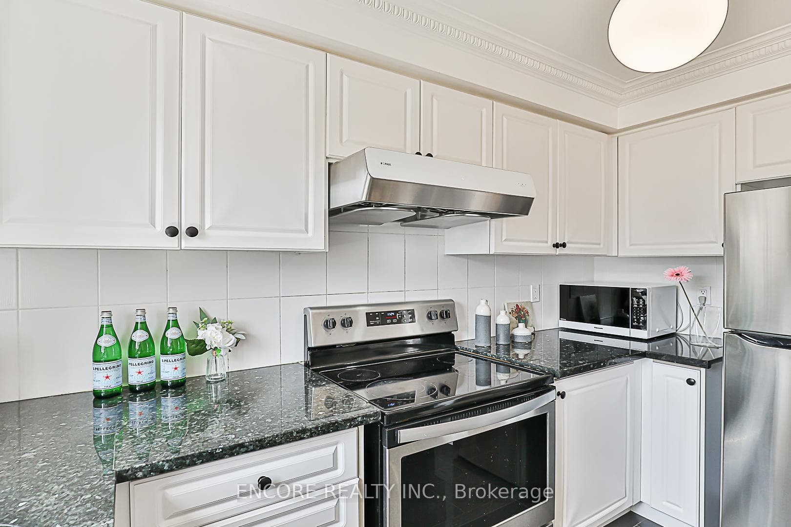 81 Warren Bradley Street photo 12