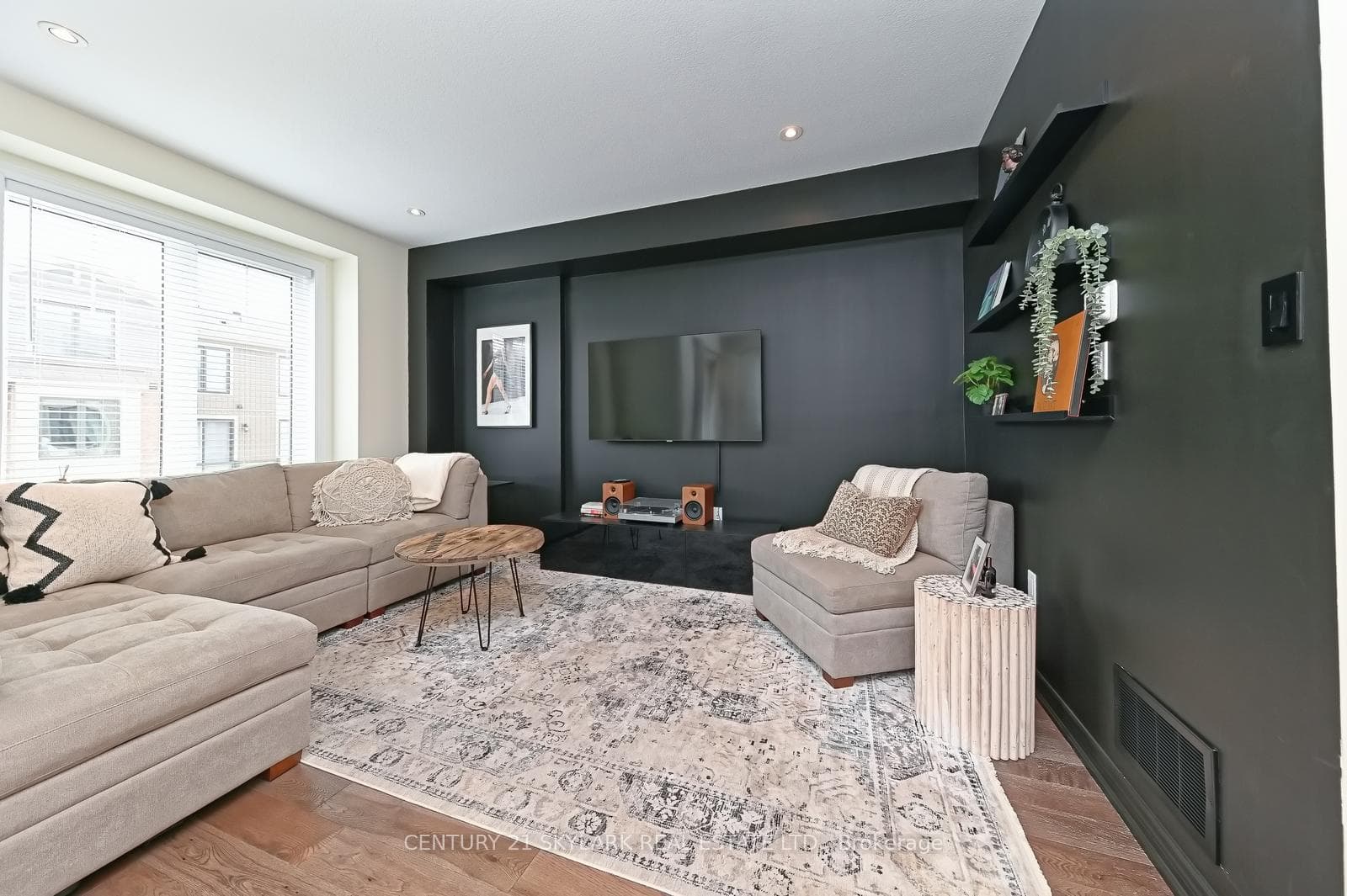 10 Birmingham Drive Unit 120 photo 18