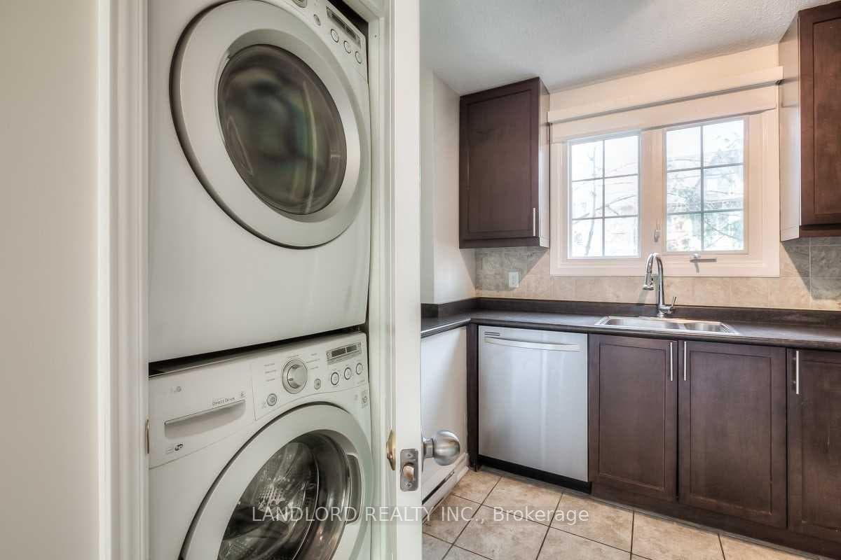 233 Berkeley Street photo 4