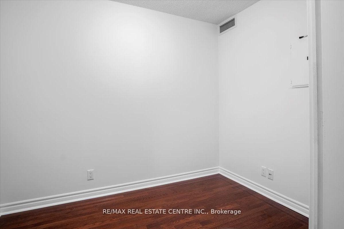 1 Elm Drive Unit 2209 photo 10