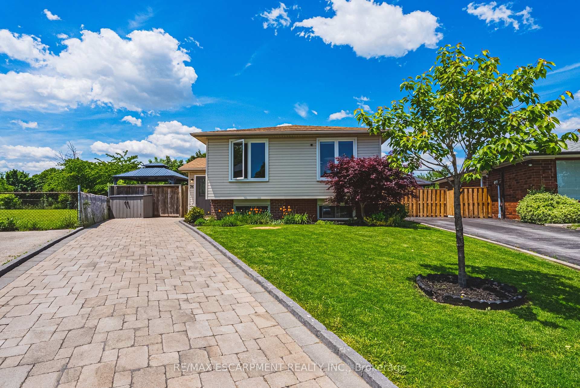 76 Boston Crescent photo 1