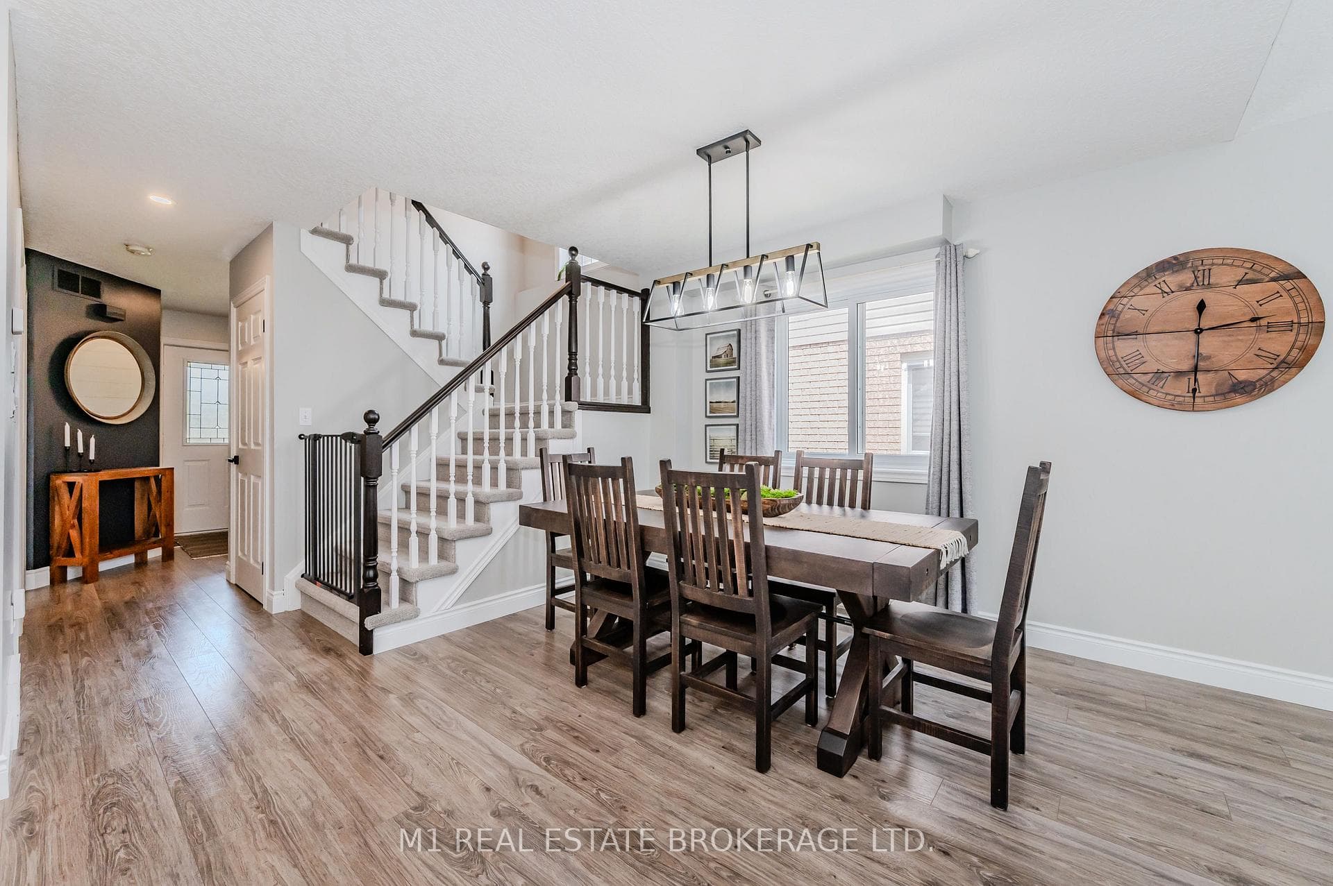 74 Queen Charlotte Crescent photo 13