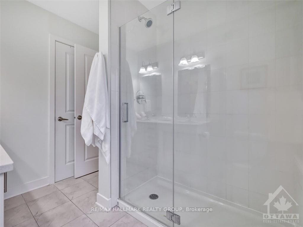 190 FORWARD Avenue Unit C photo 25