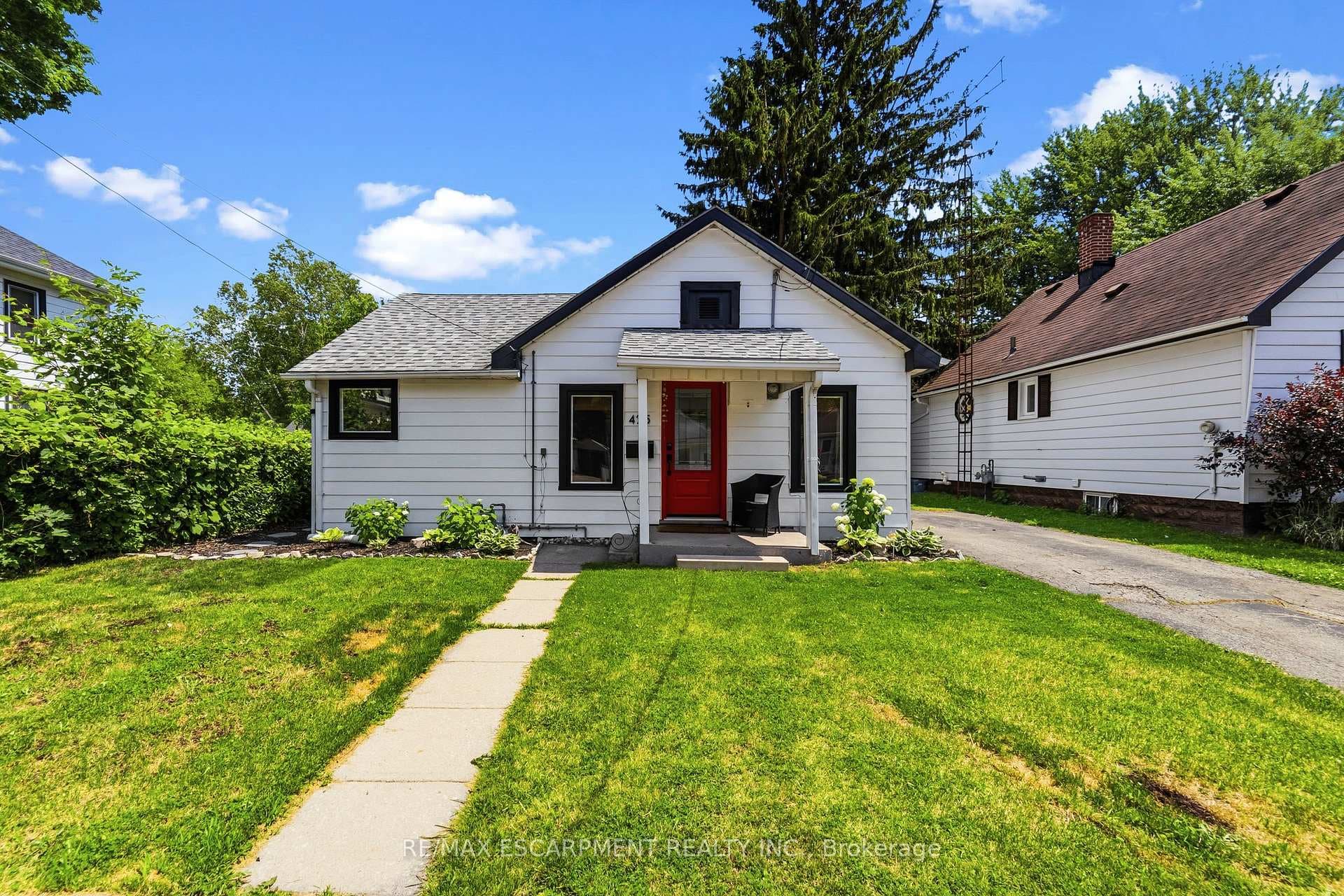 425 Ross Avenue photo 1