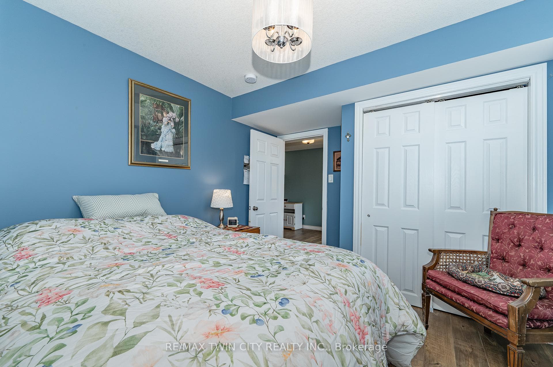 432 Avens Street photo 30