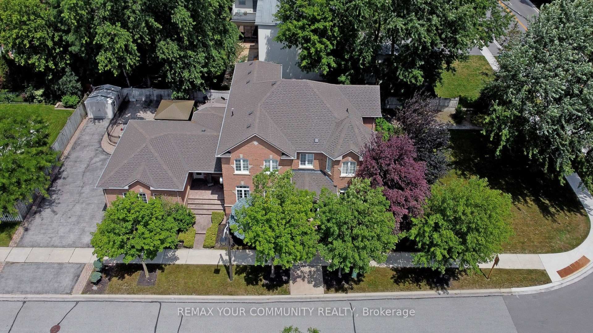 2 Winterberry Drive photo 2