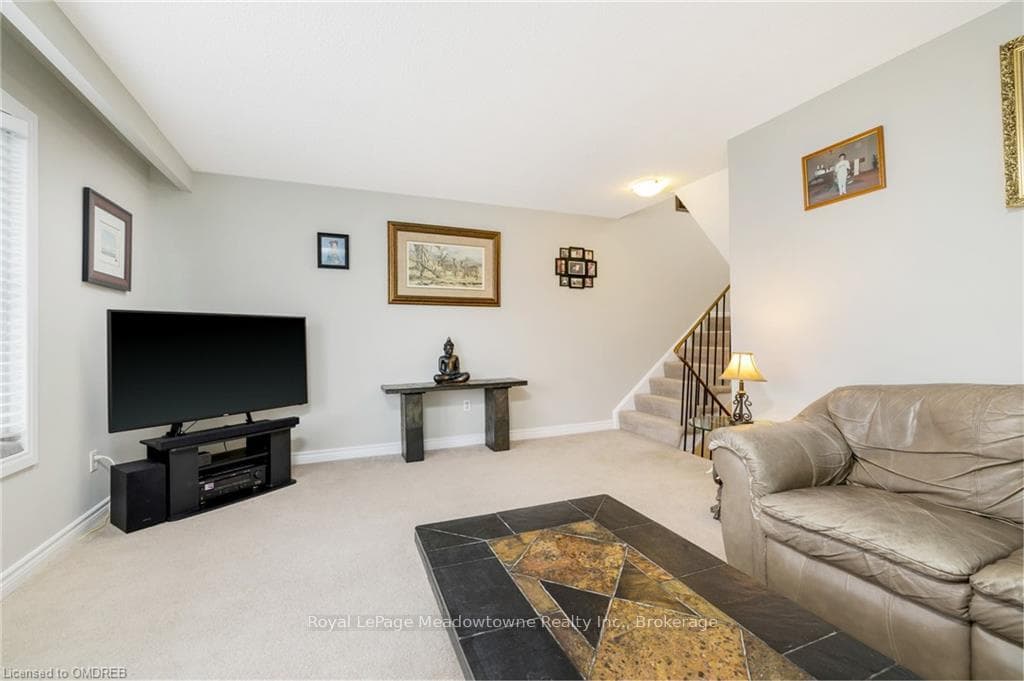 30 HESLOP Road Unit 15 photo 18
