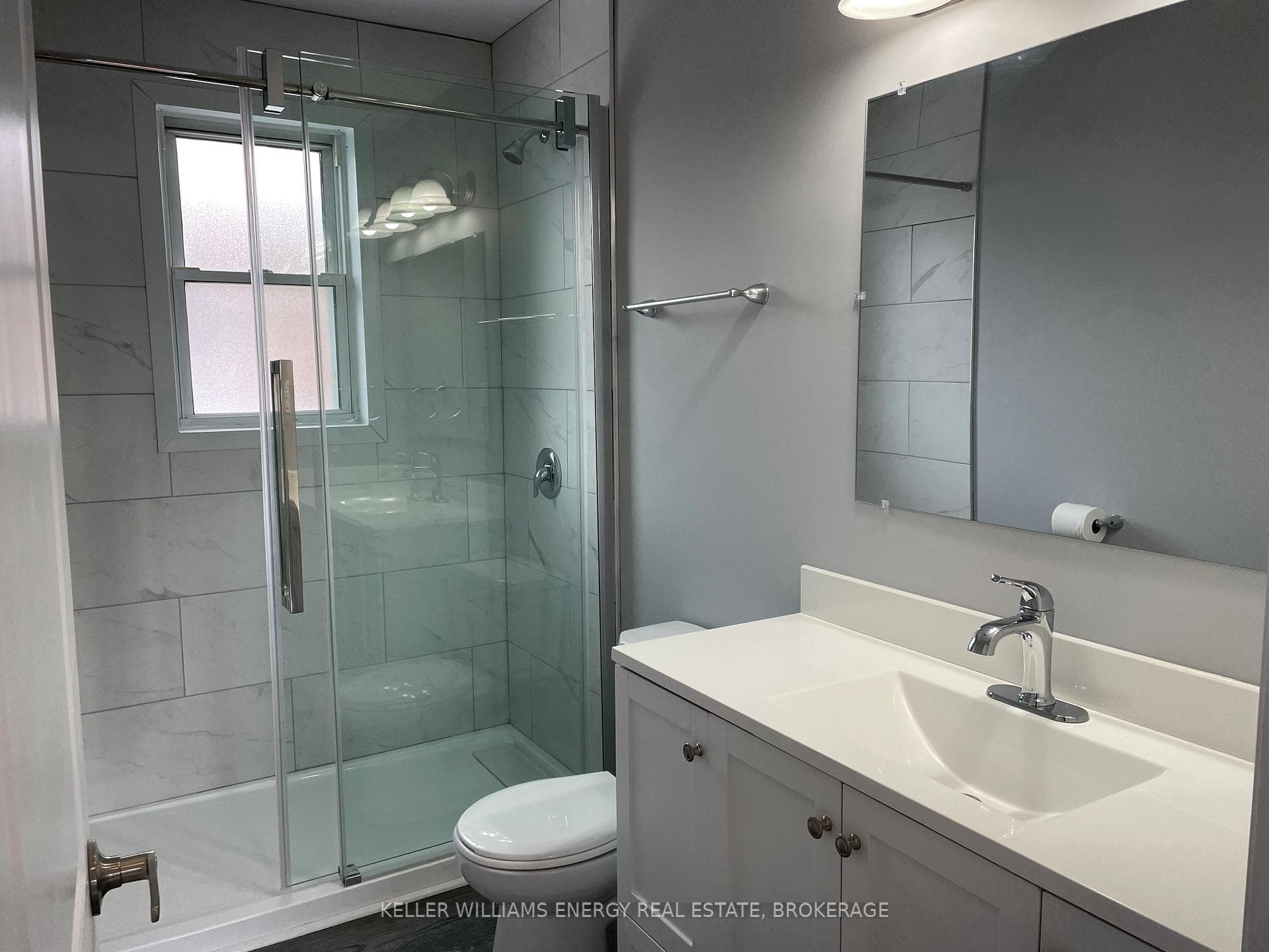 339 Jasper Avenue photo 15