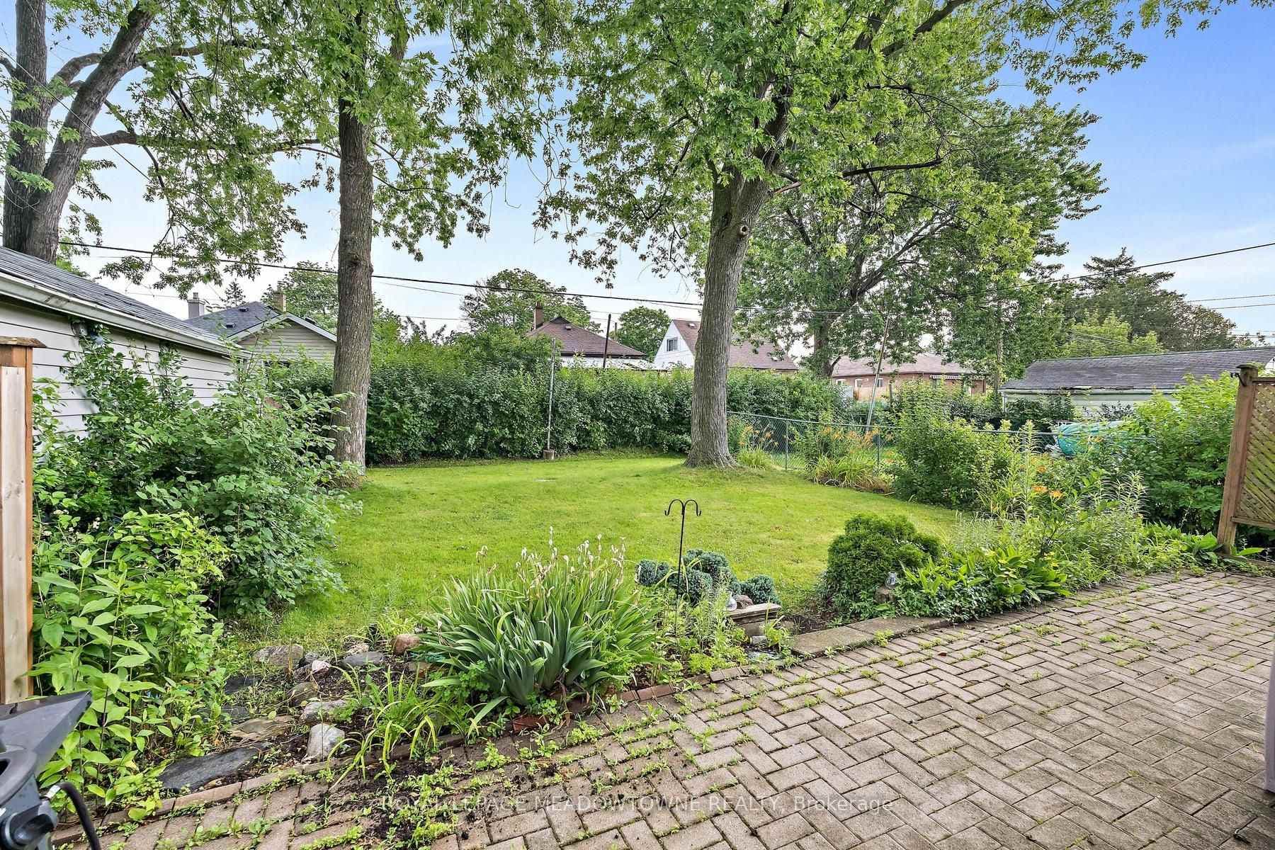 27 Hatfield Crescent photo 31