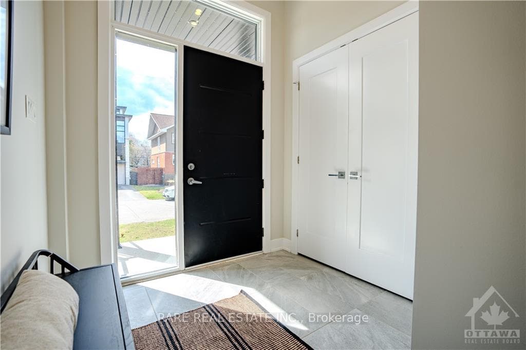223 ROYAL Avenue photo 3