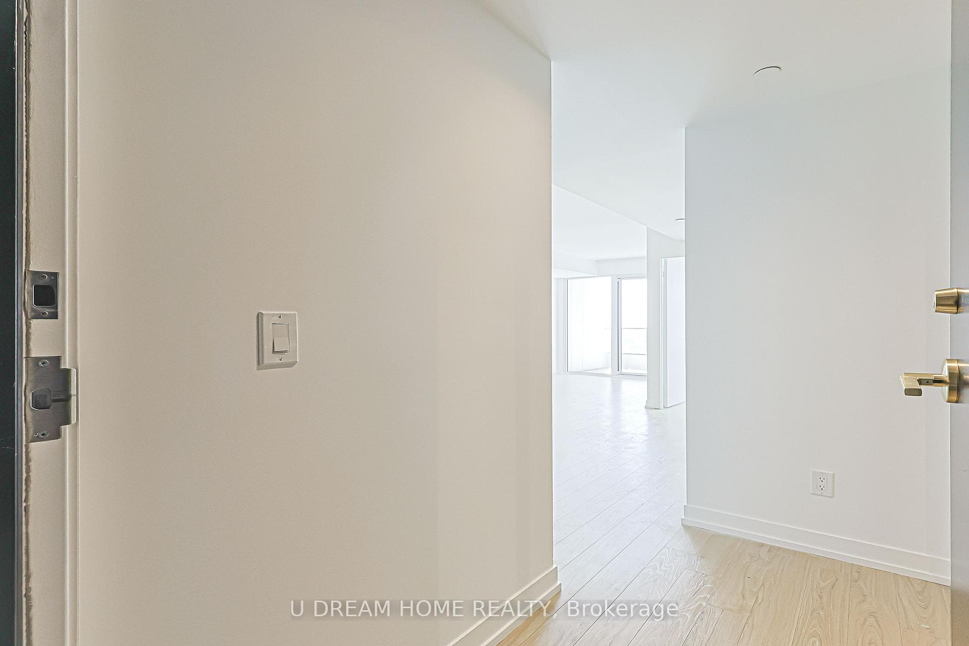 85 Wood Street Unit 3802 photo 4