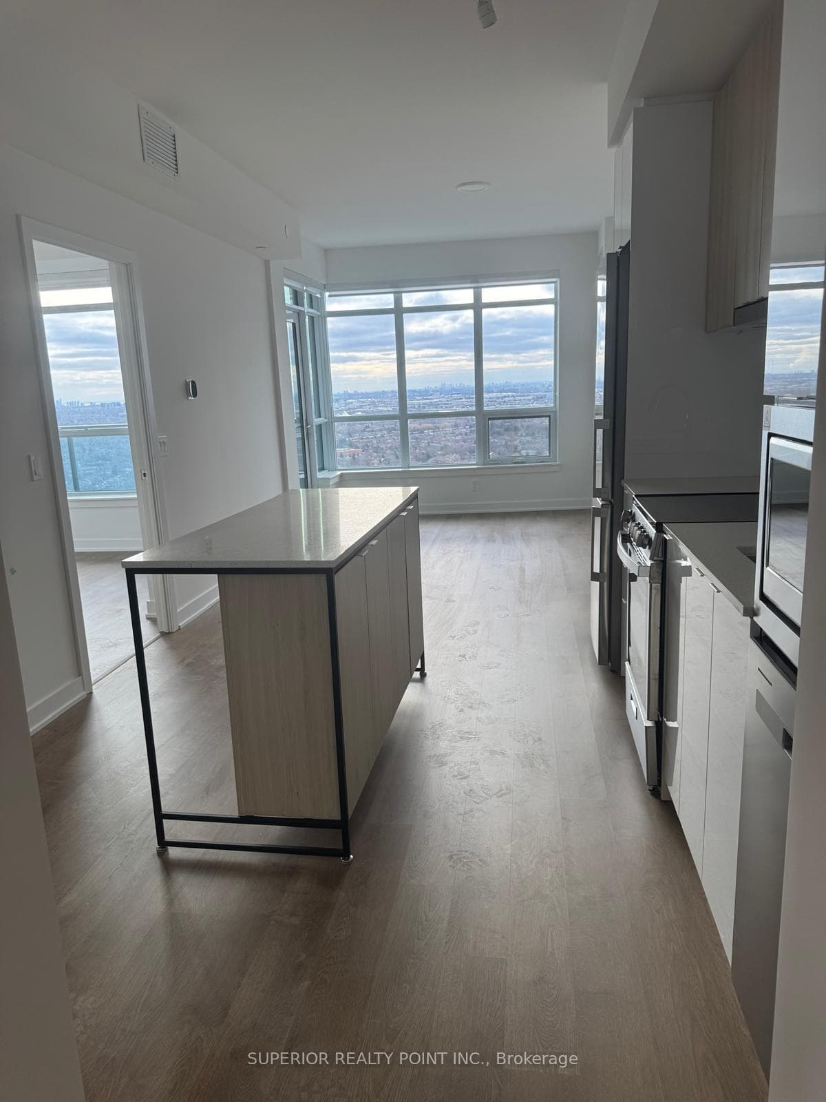 30 Upper Mall Way Unit A-2902 photo 4