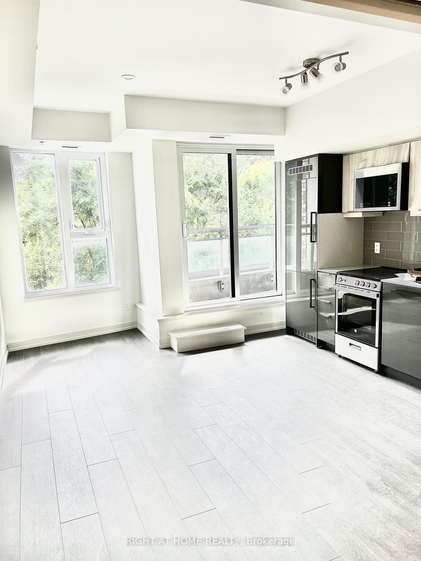 90 Glen Everest Road Unit 316 photo 4