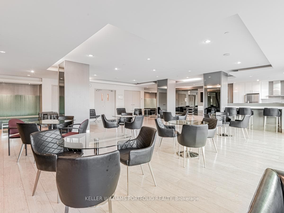 7165 Yonge Street Unit 2305 photo 23