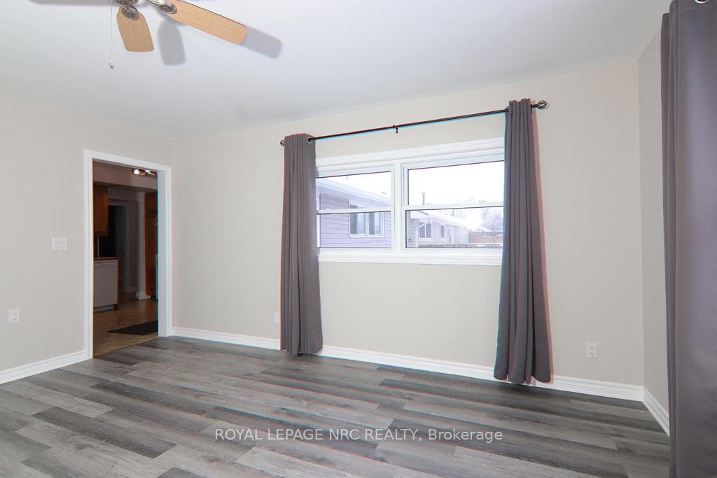 344 Dufferin Street photo 21