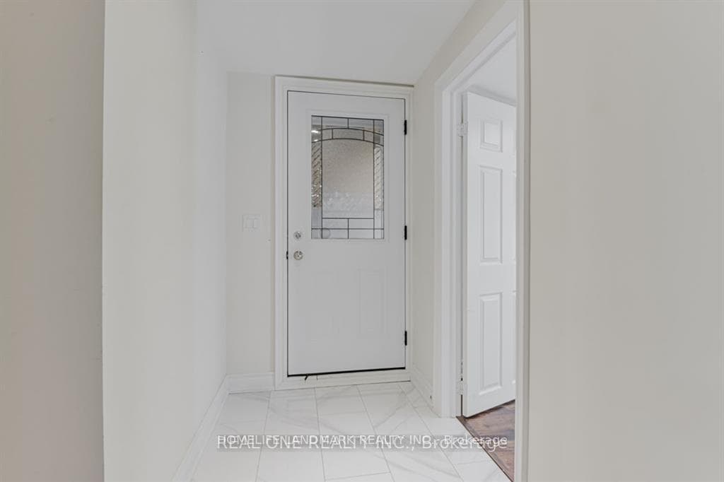 83 Randall Avenue photo 9