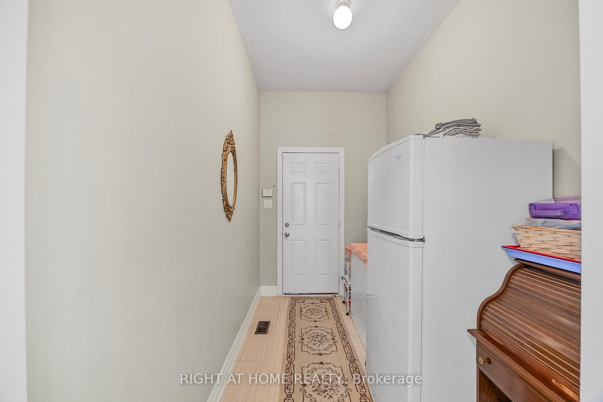80 Mount Crescent photo 12
