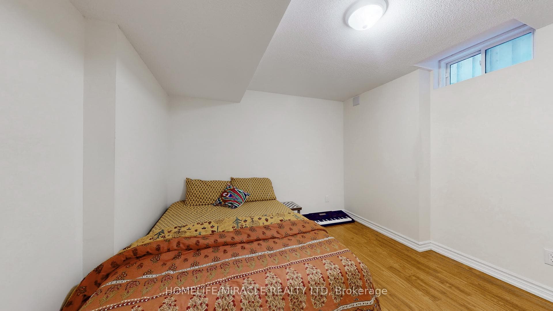 523 Halo Street photo 35