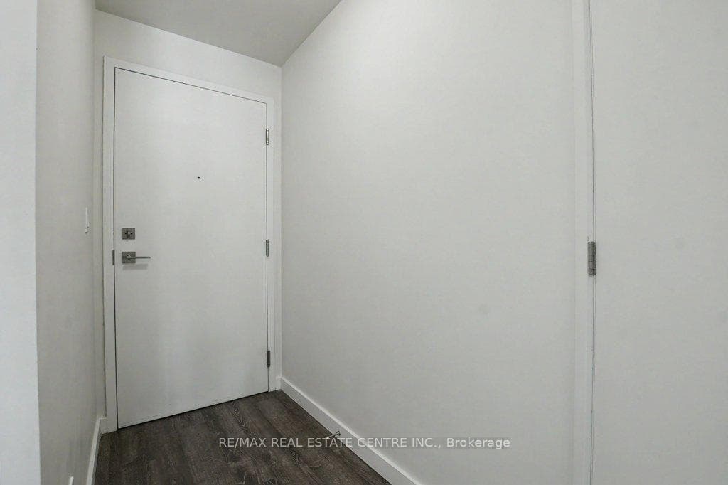 690 King Street Unit 101 photo 10