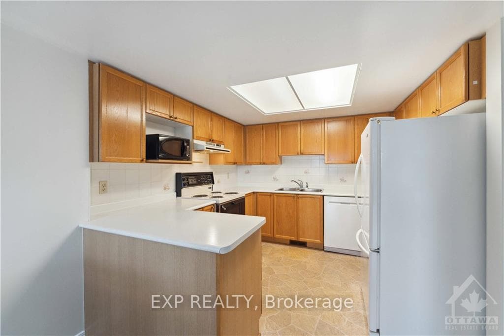 50 HUNTERSWOOD Crescent photo 13