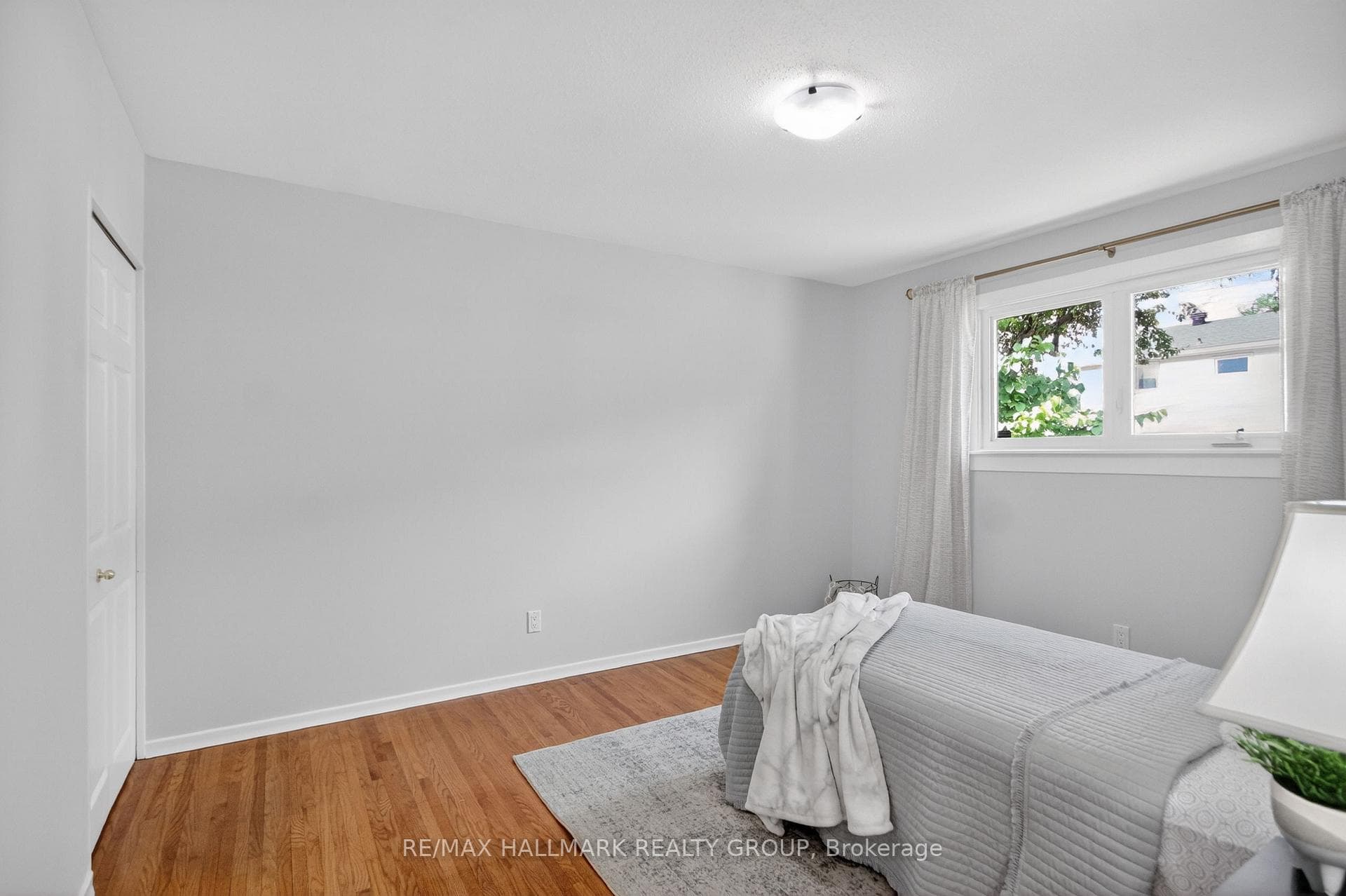 37 Parkwood Crescent photo 21
