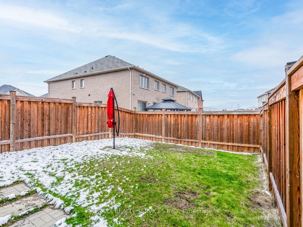 72 Ebury Drive photo 34